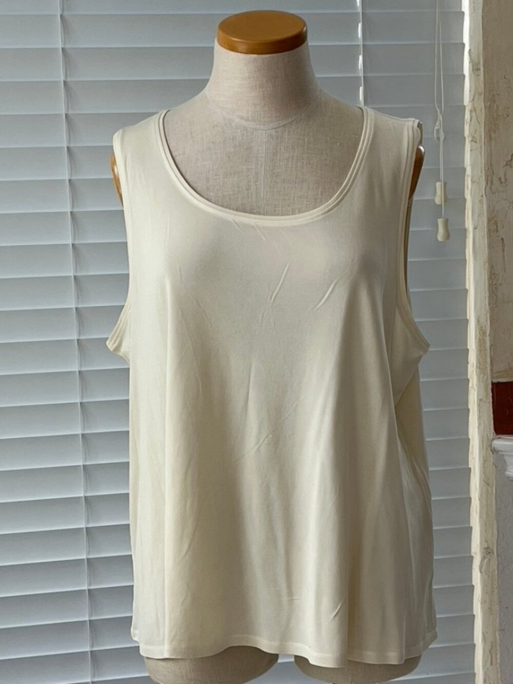 Eileen Fisher Women’s Sleeveless Tank Top Ivory Cream XL 100% Silk Washable